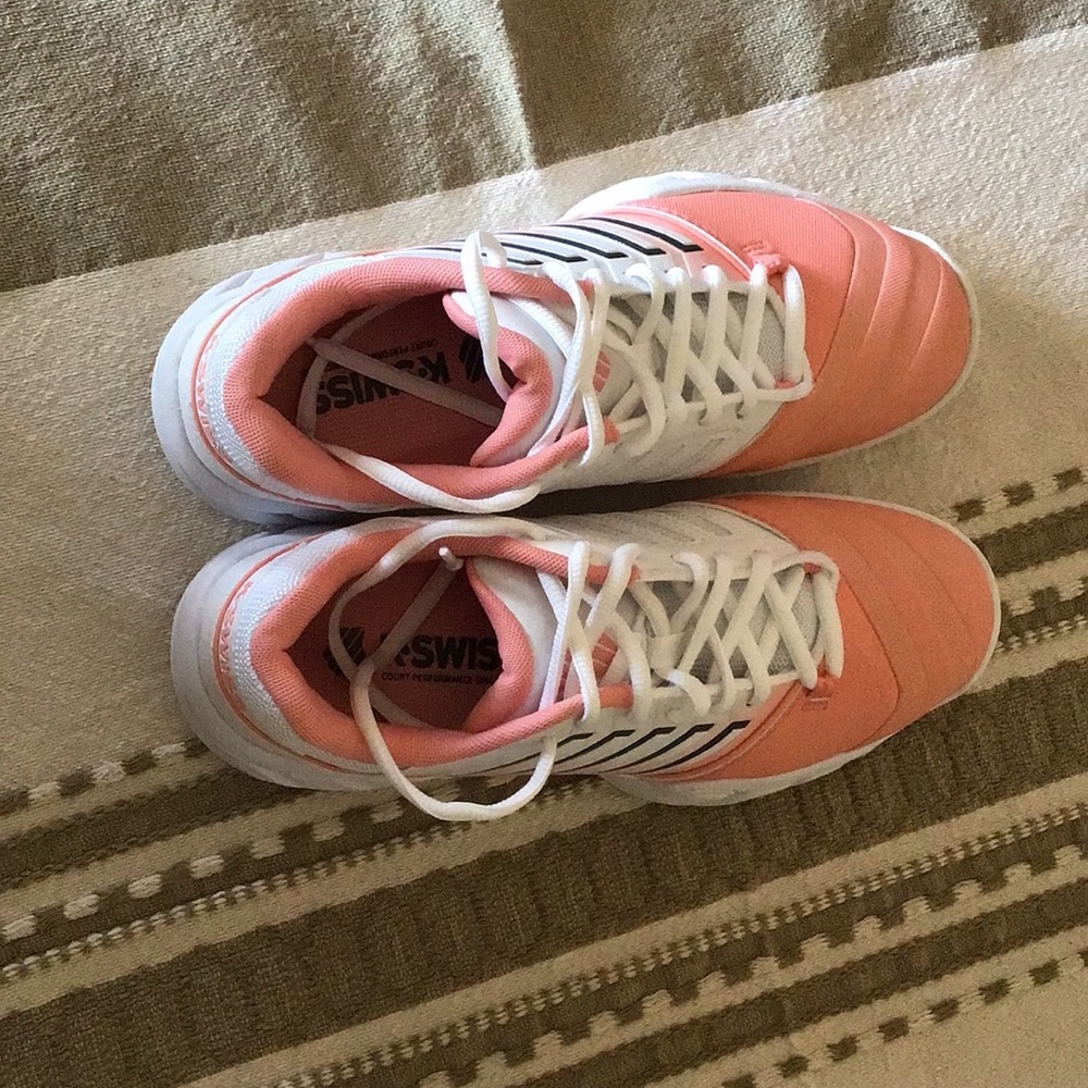 Ladies court shoes